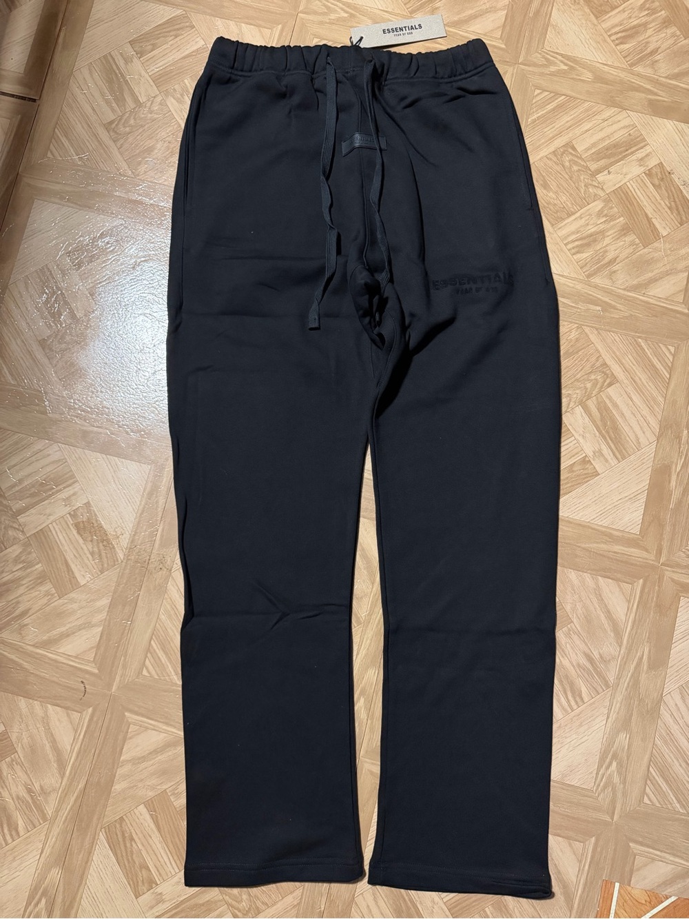 Essentials sweatpants - Picture 3 of 4